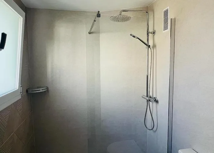 Un Balcon A * Εστεπόνα