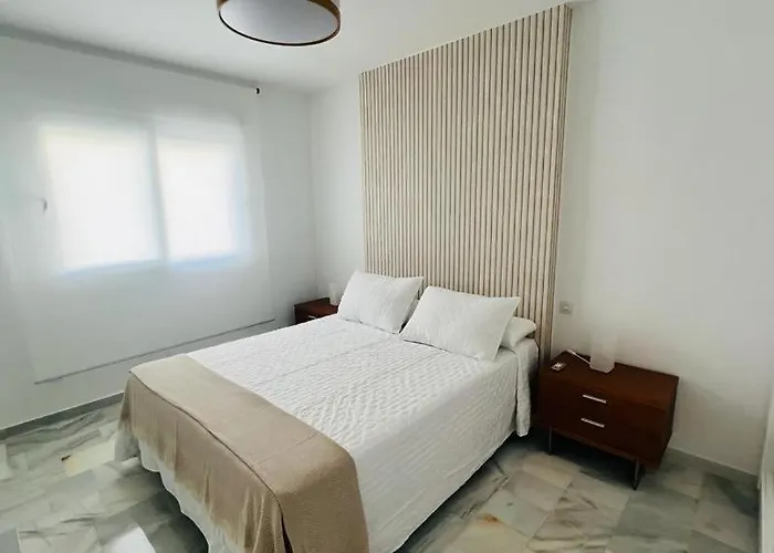 Un Balcon A Εστεπόνα