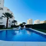 Un Balcón A *